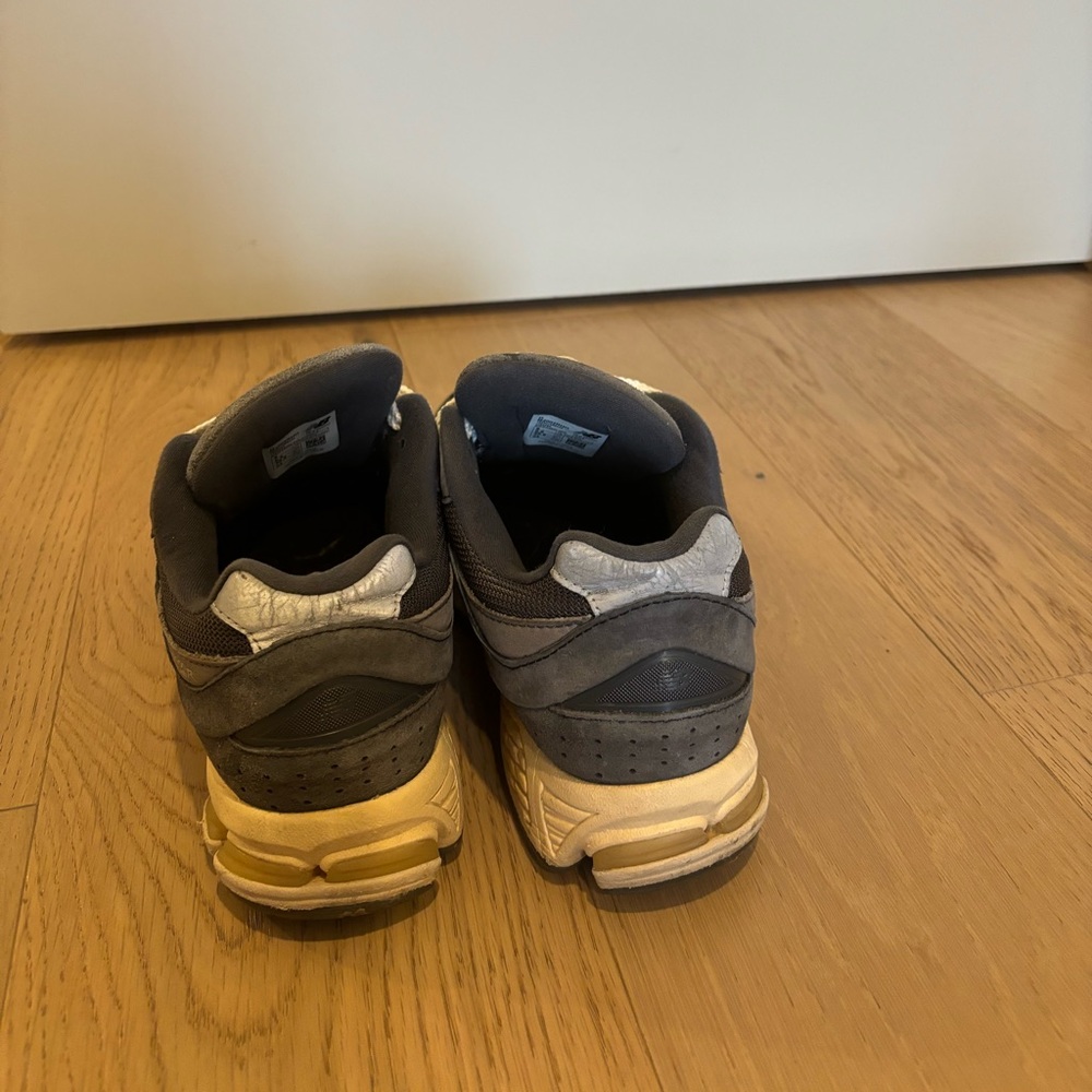 New Balance 2002R - Picture 3 of 6